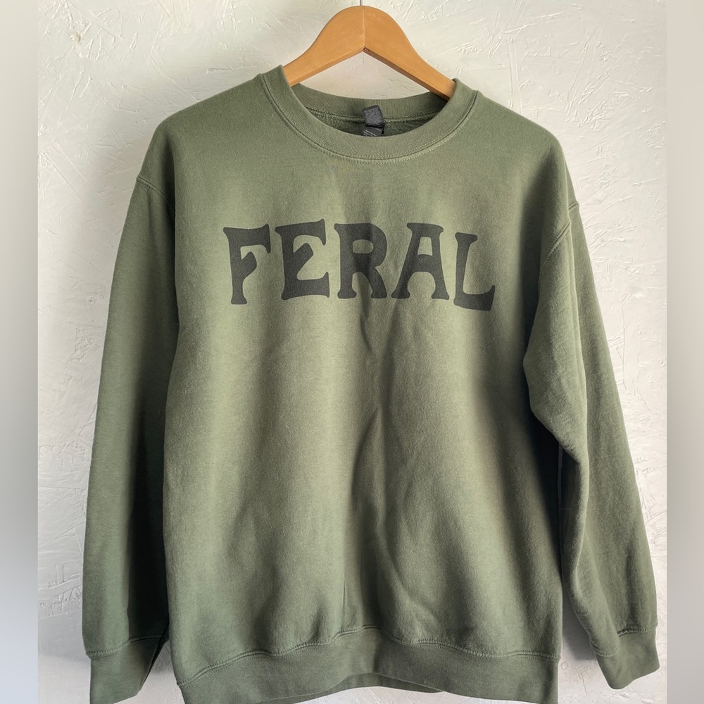 "FERAL" Screenprint graphic type Olive Green Sweatshirt size Medium